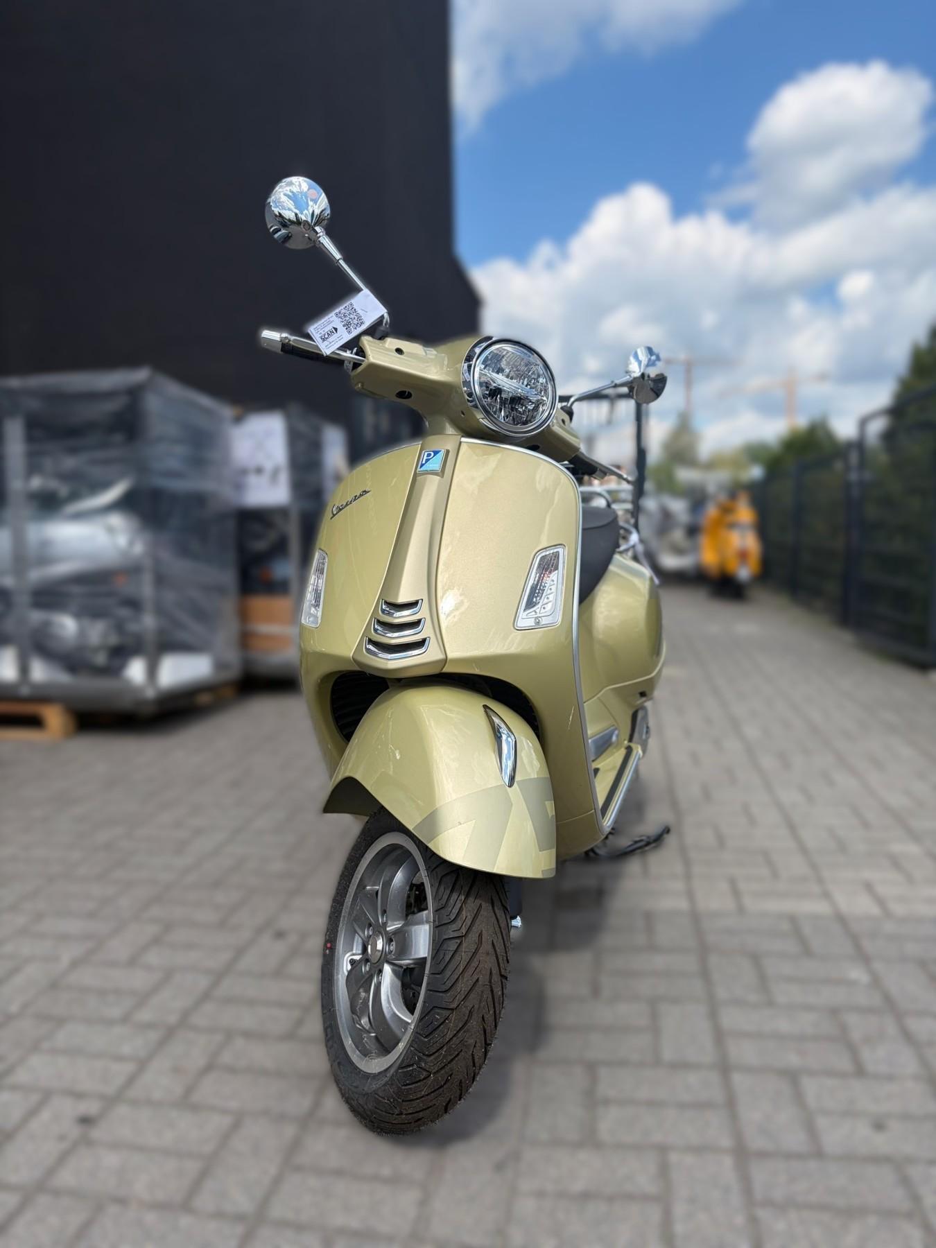 Vespa GTS SuperTech 300 ccm 75 Jahre