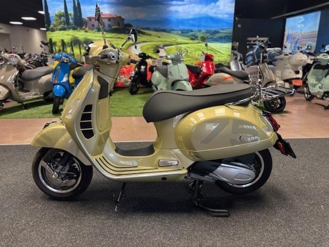 Vespa GTS SuperTech 300 ccm 75 Jahre