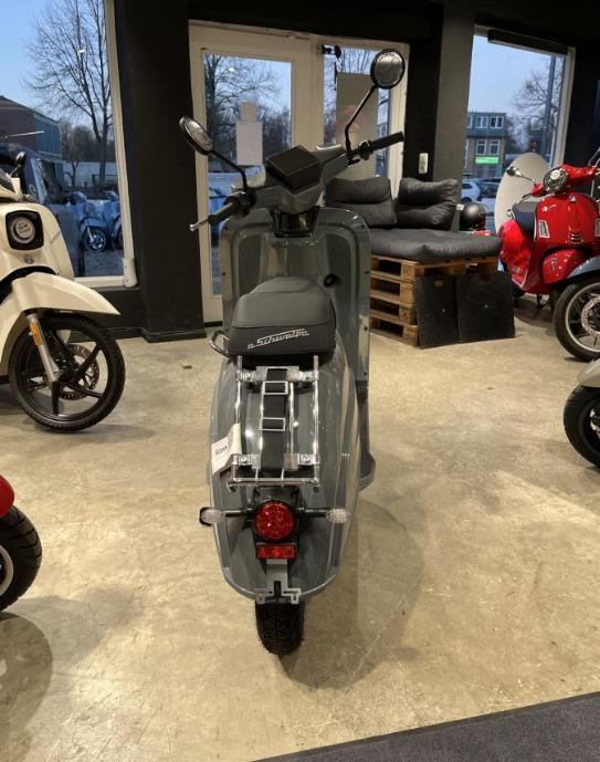 Fahrzeug-Bild 4