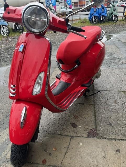 Vespa Primavera 50 red Vespa for Children