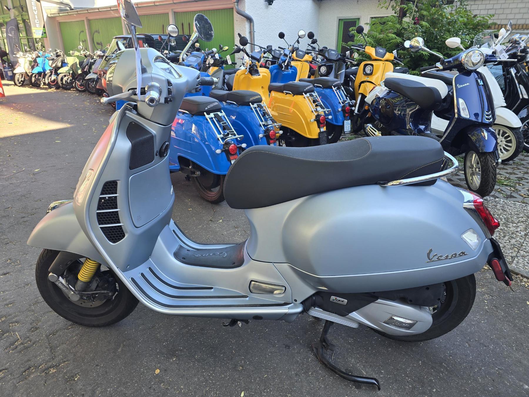 Vespa GTS SuperTech 125 ABS ASR LED TÜV neu