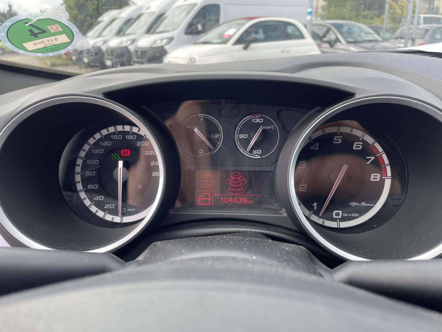 Fahrzeug-Bild 8