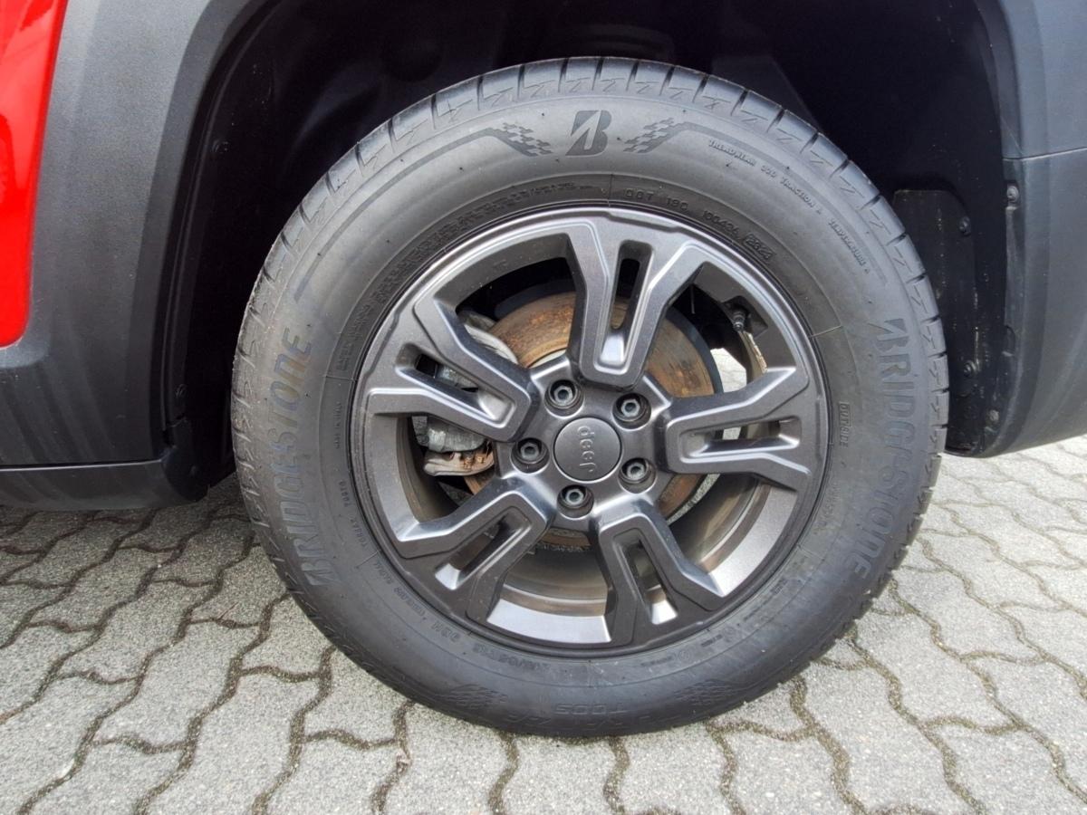 Fahrzeug-Bild 12