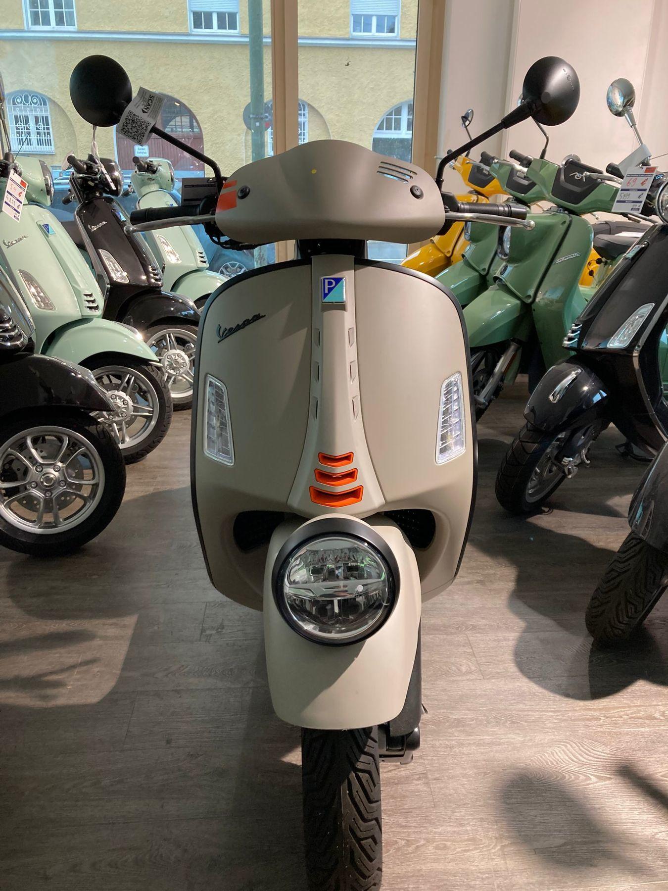 Vespa VESPA GTV 300 E5 BEIGE AVVOLGENTE Q03
