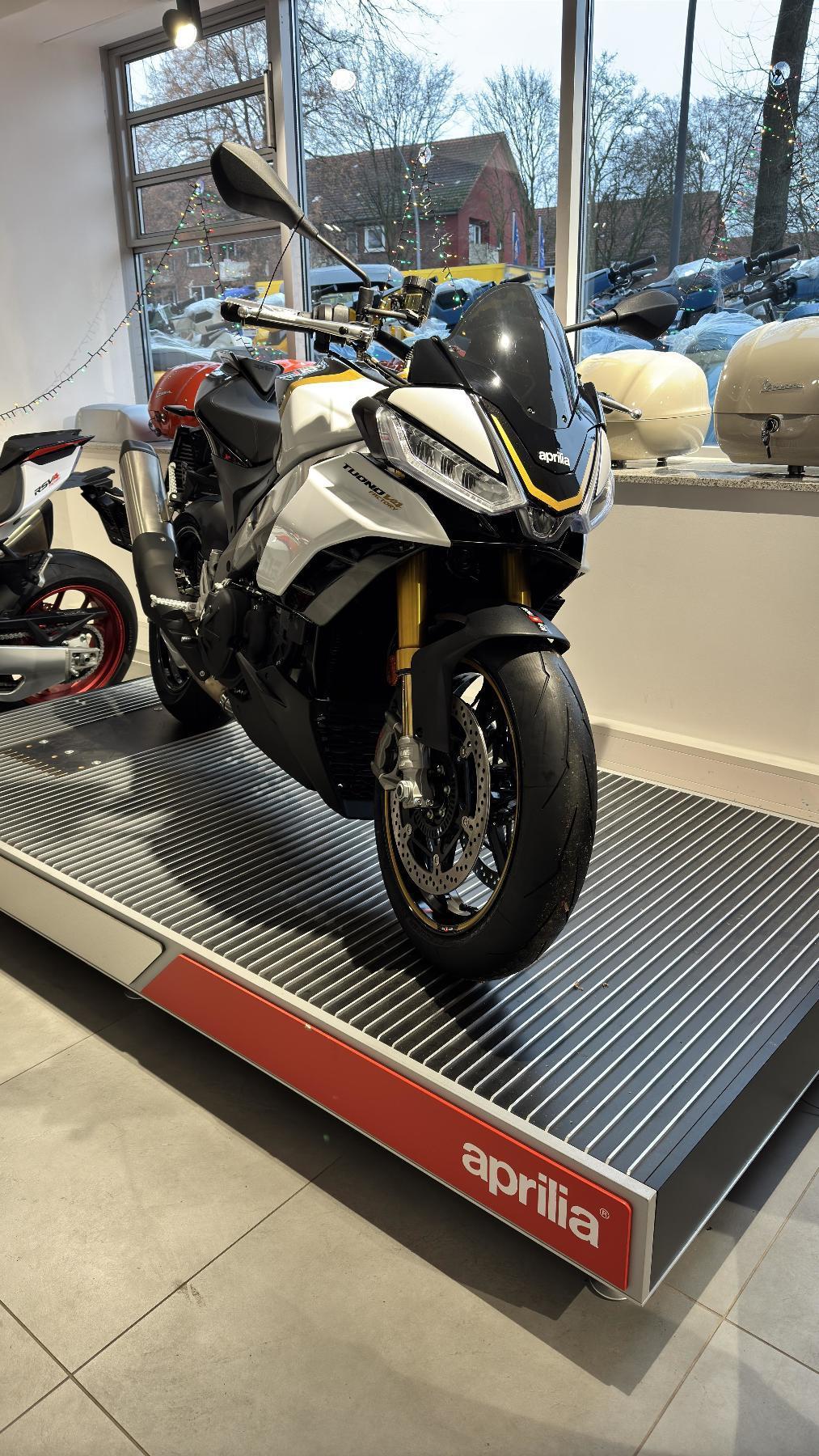 k.A. TUONO V4 1100 FACTORY