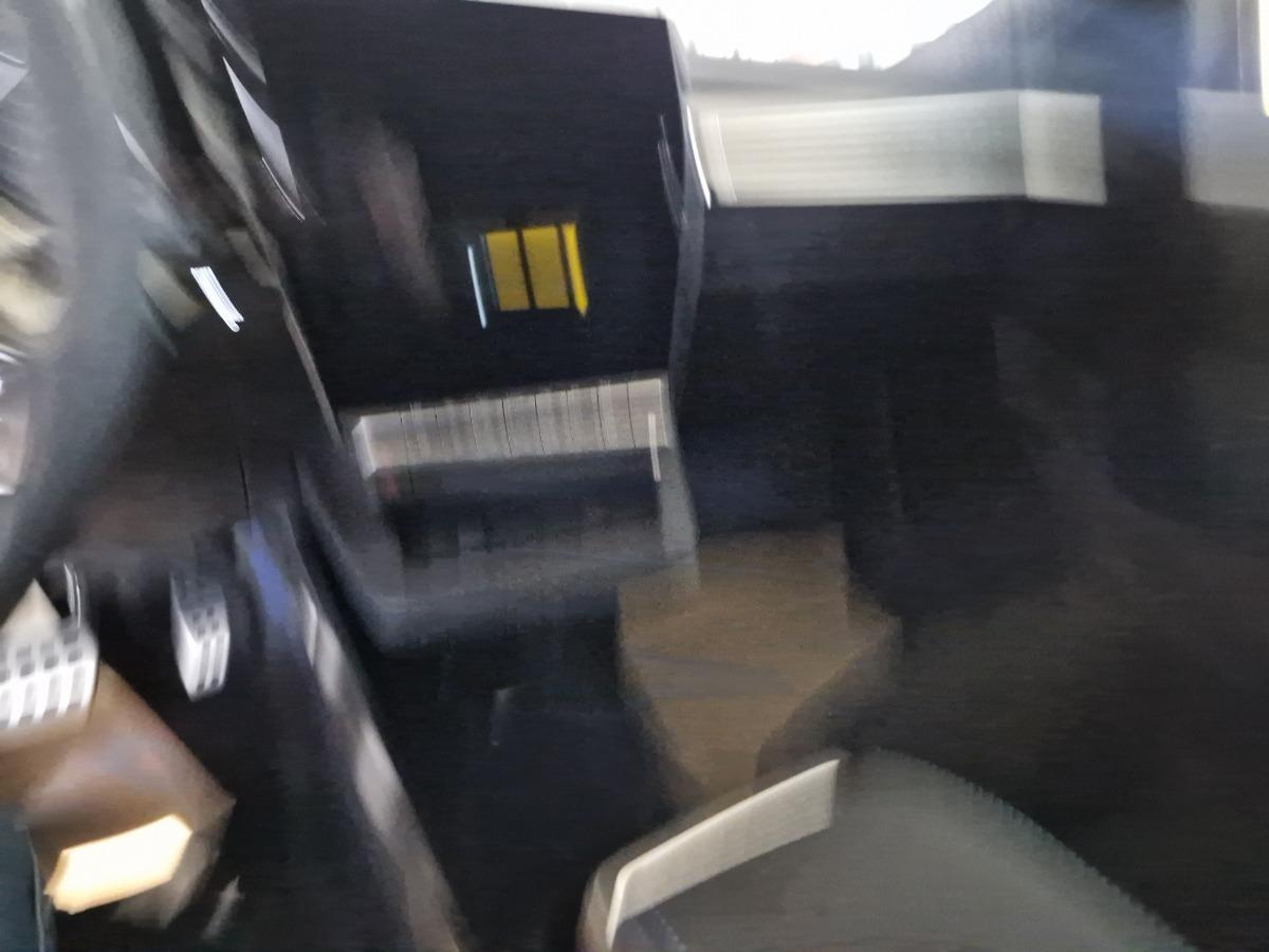 Fahrzeug-Bild 8