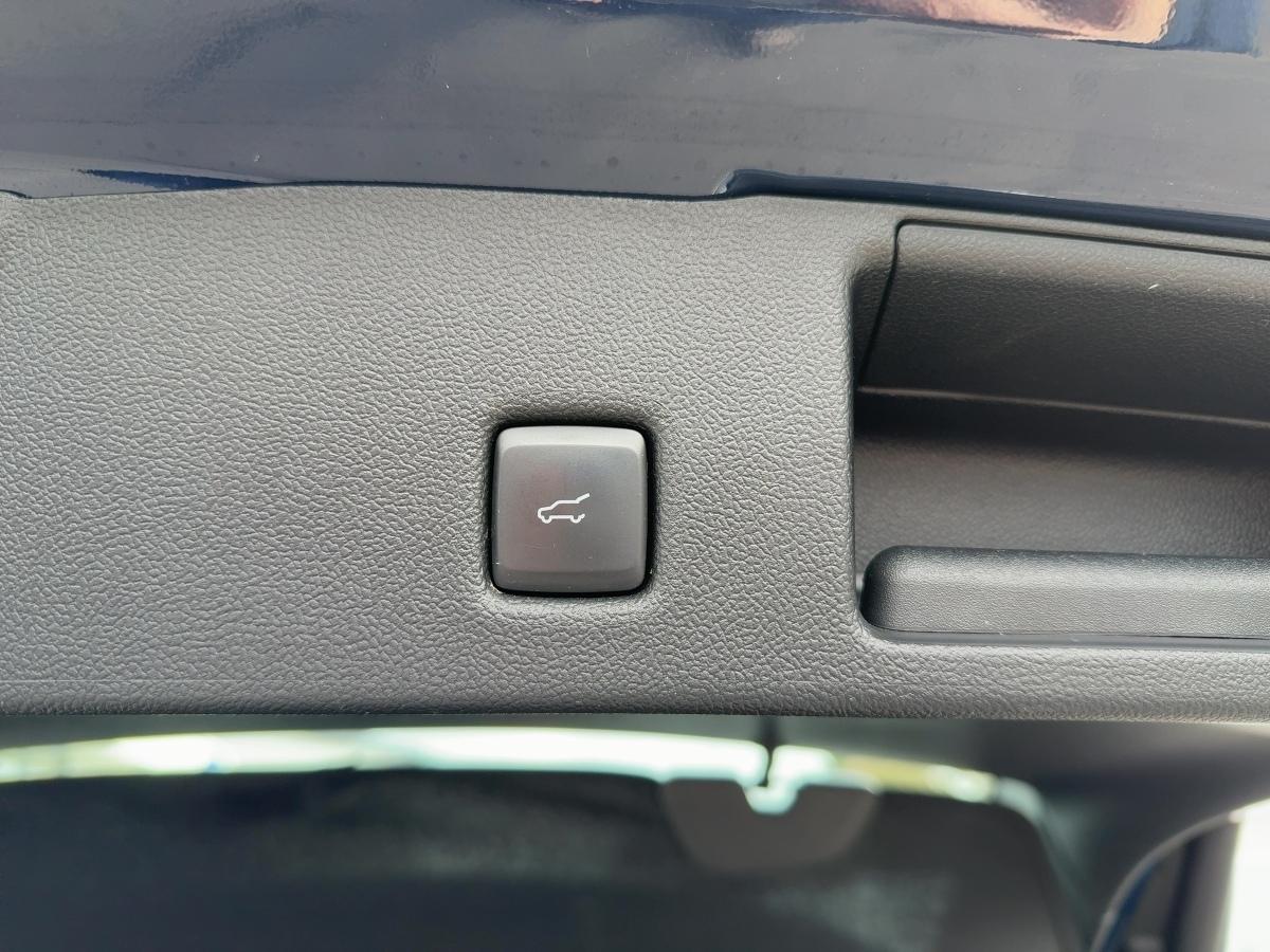 FORD Titanium 2,5 l PHEV 165kW 225PS + AHK FORD Titanium 2,5 l PHEV 165kW 225PS + AHK