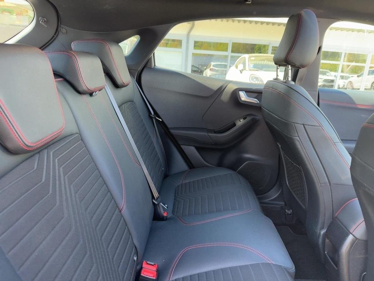 FORD 1,0 l EcoBoost Hybrid 125 PS ST-Line X FORD 1,0 l EcoBoost Hybrid 125 PS ST-Line X