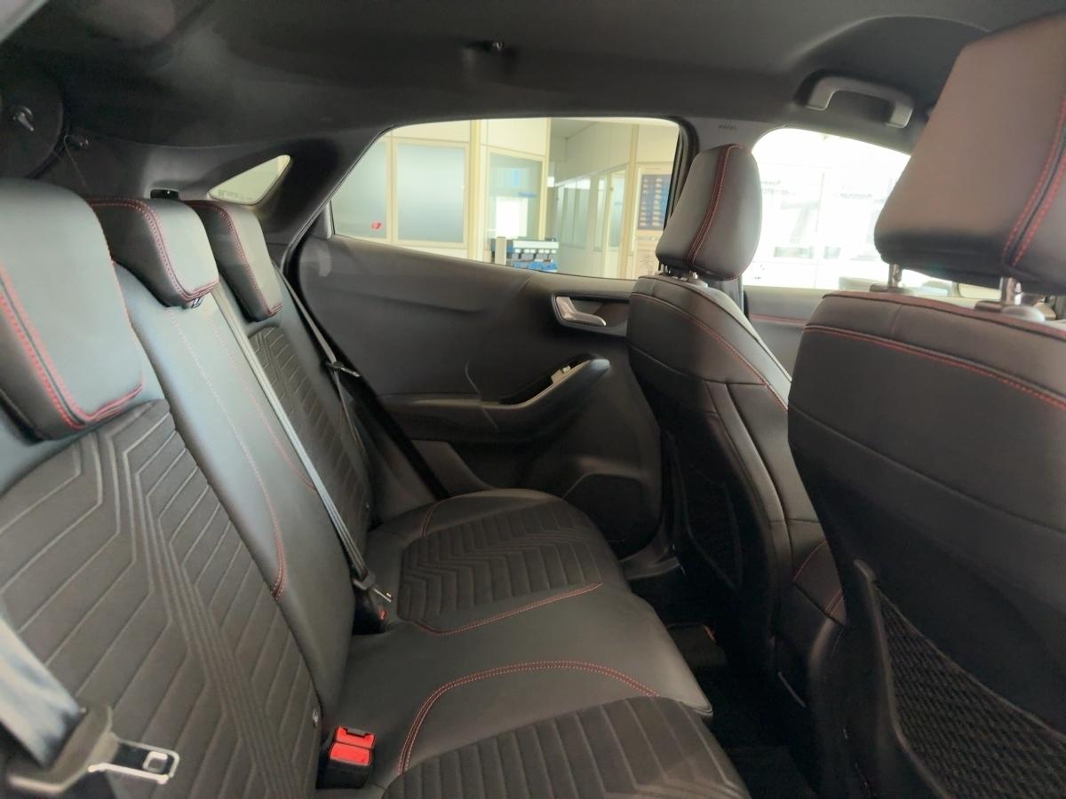 FORD 1,0 l EcoBoost Hybrid 155 PS ST-Line X FORD 1,0 l EcoBoost Hybrid 155 PS ST-Line X