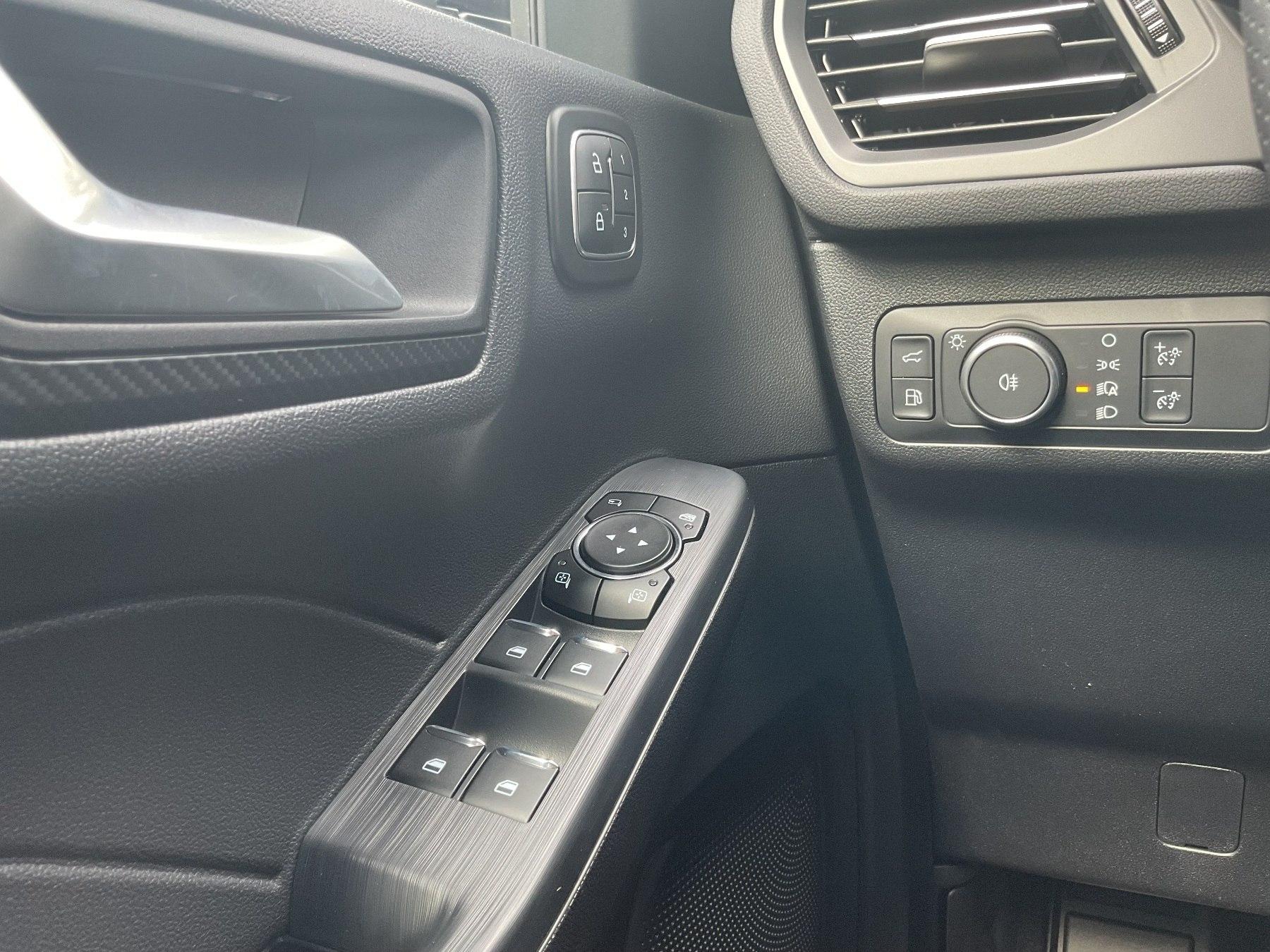 FORD ST-Line X PHEV FORD ST-Line X PHEV