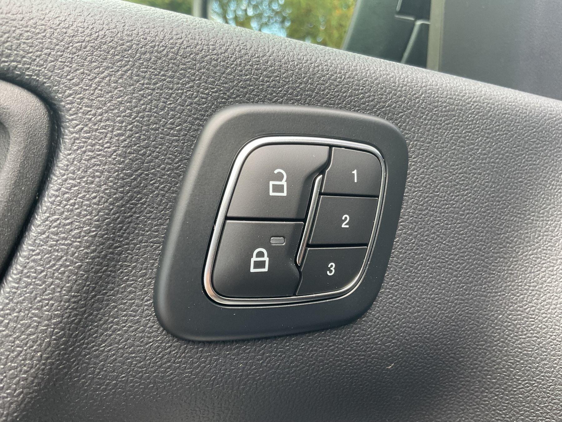 FORD ST-Line X PHEV FORD ST-Line X PHEV