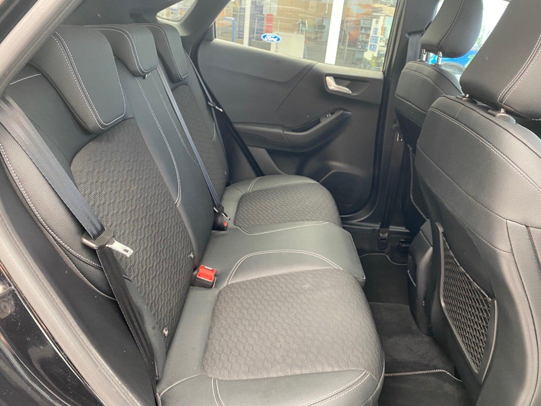 FORD Titanium X FORD Titanium X