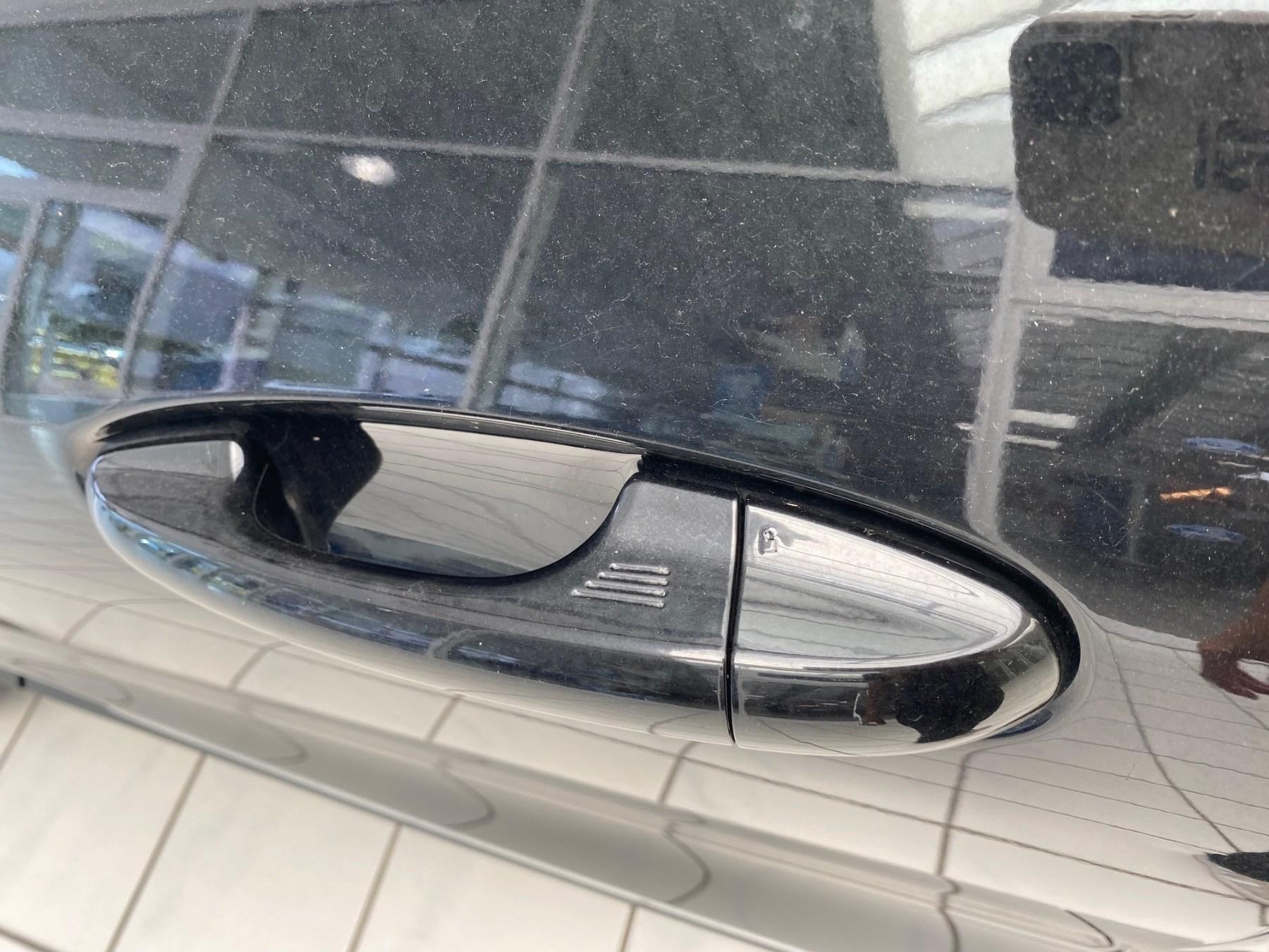 FORD Titanium X FORD Titanium X