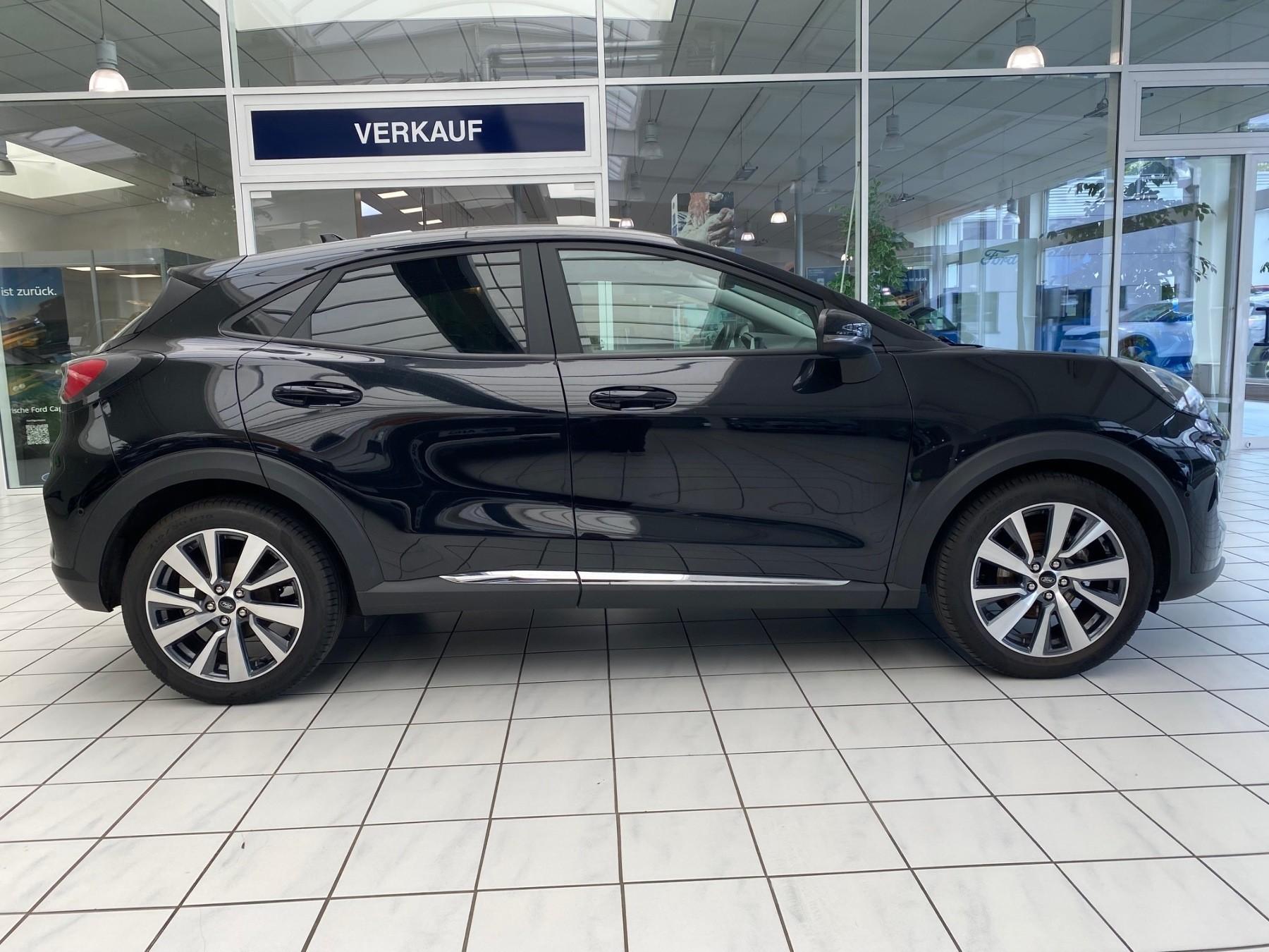 FORD Titanium X FORD Titanium X