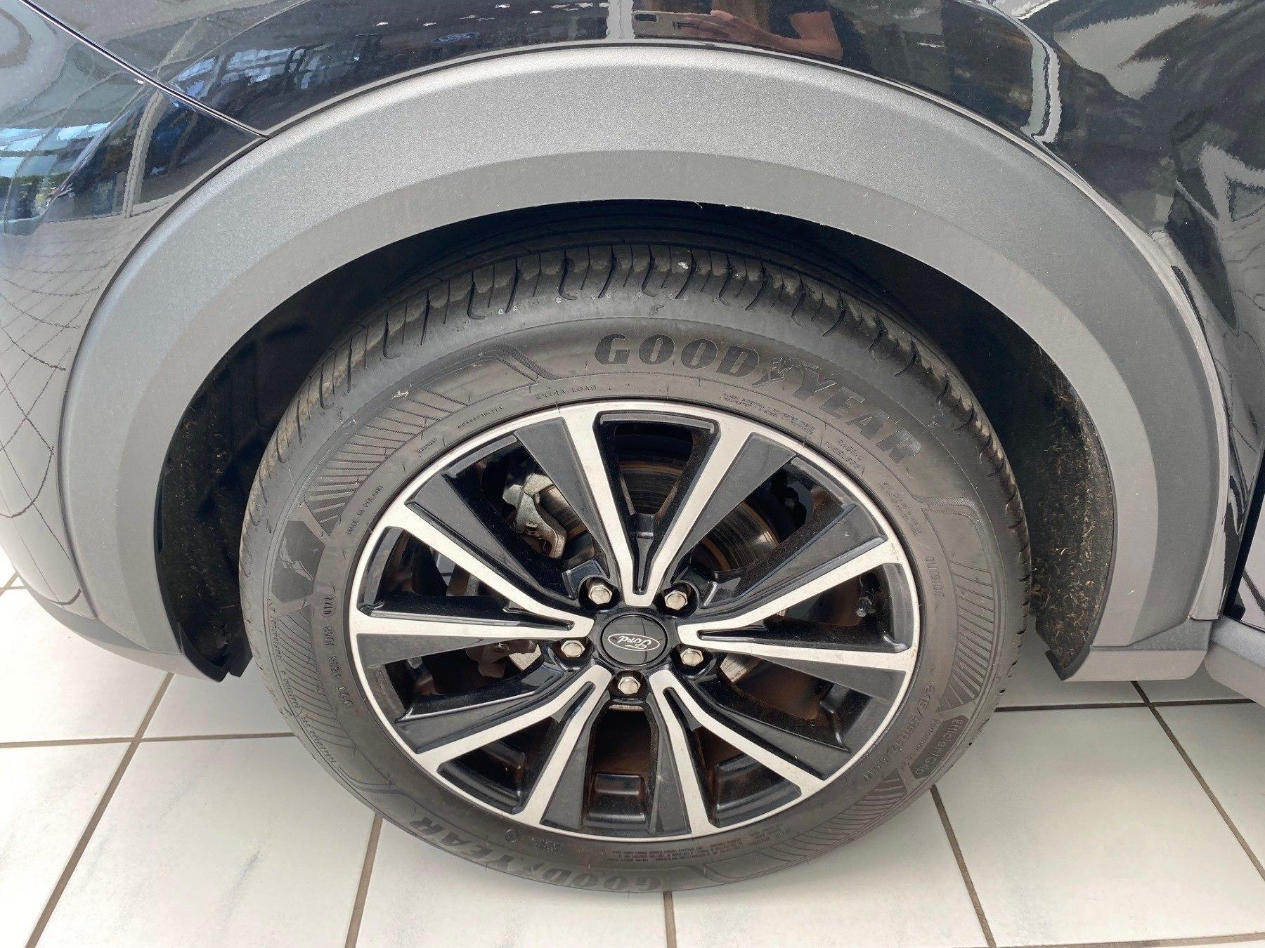 FORD Titanium FORD Titanium