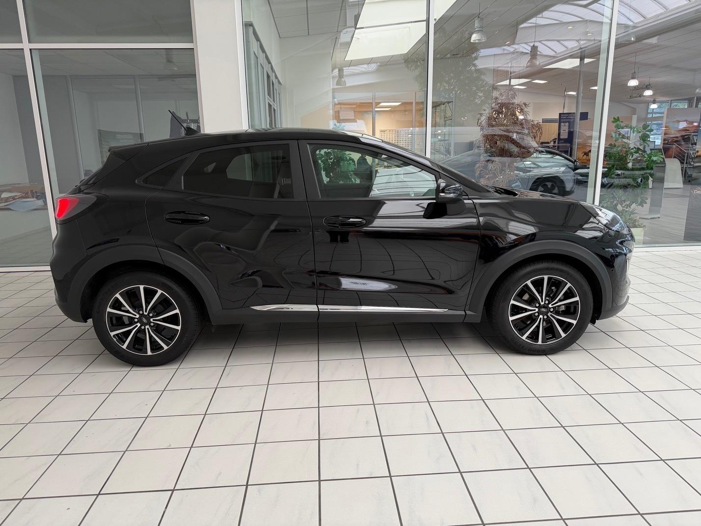FORD Titanium FORD Titanium