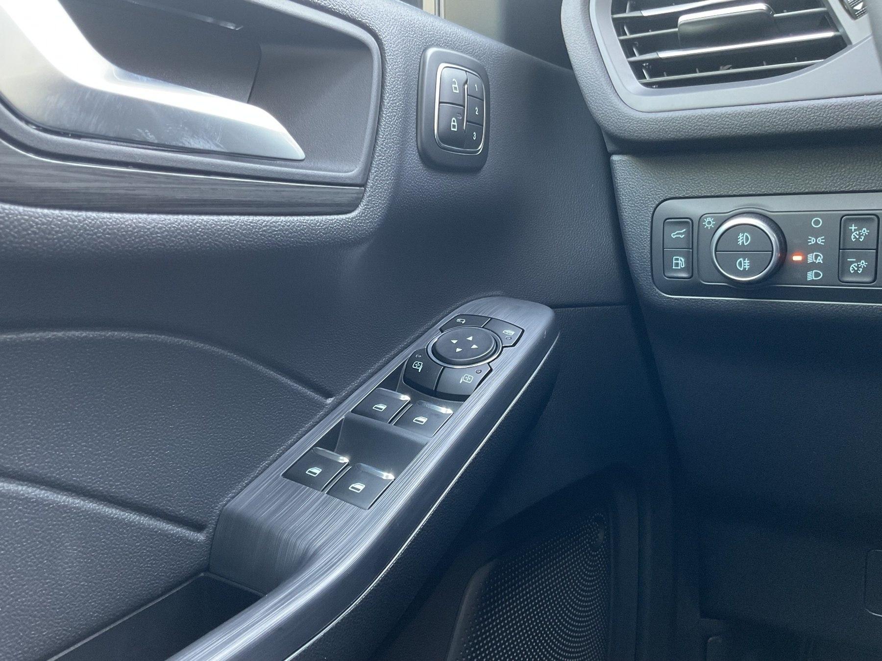 FORD Active X PHEV iACC*360*PDC*B&O*LED*SHZ*PANO FORD Active X PHEV iACC*360*PDC*B&O*LED*SHZ*PANO