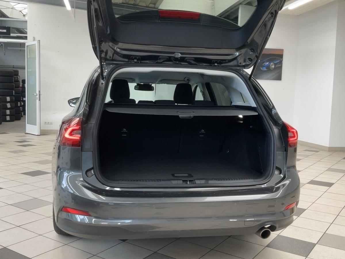 FORD 1.5 EcoBlue Titanium FORD 1.5 EcoBlue Titanium