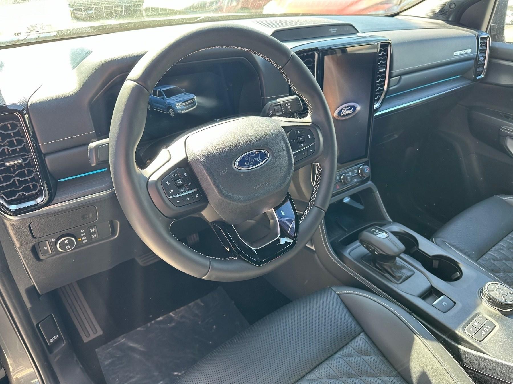 FORD Platinum, elek. Rollo, Standheizung*LAGER FORD Platinum, elek. Rollo, Standheizung*LAGER