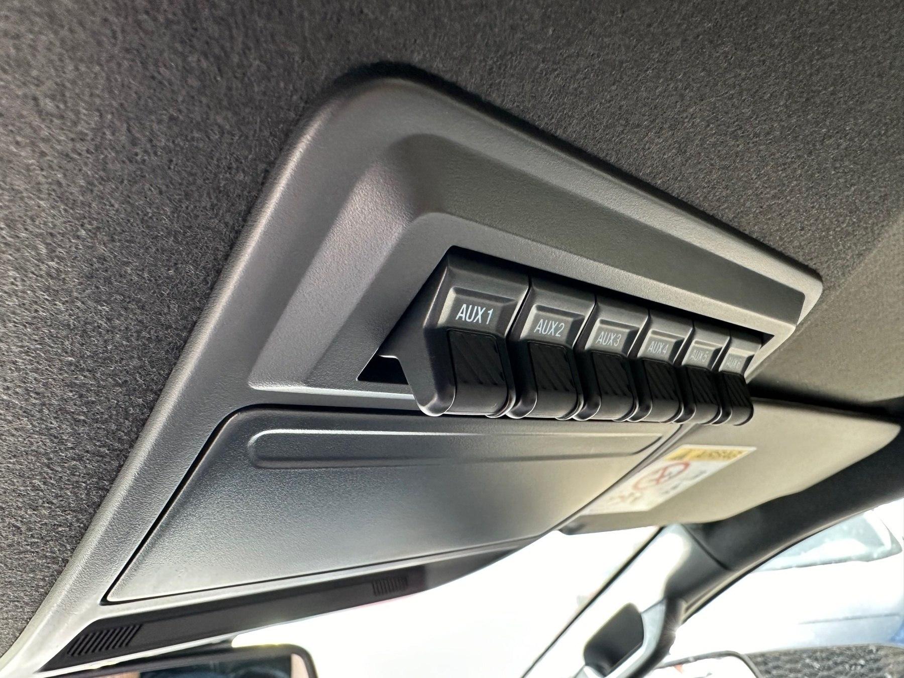 FORD Platinum, elek. Rollo, Standheizung*LAGER FORD Platinum, elek. Rollo, Standheizung*LAGER