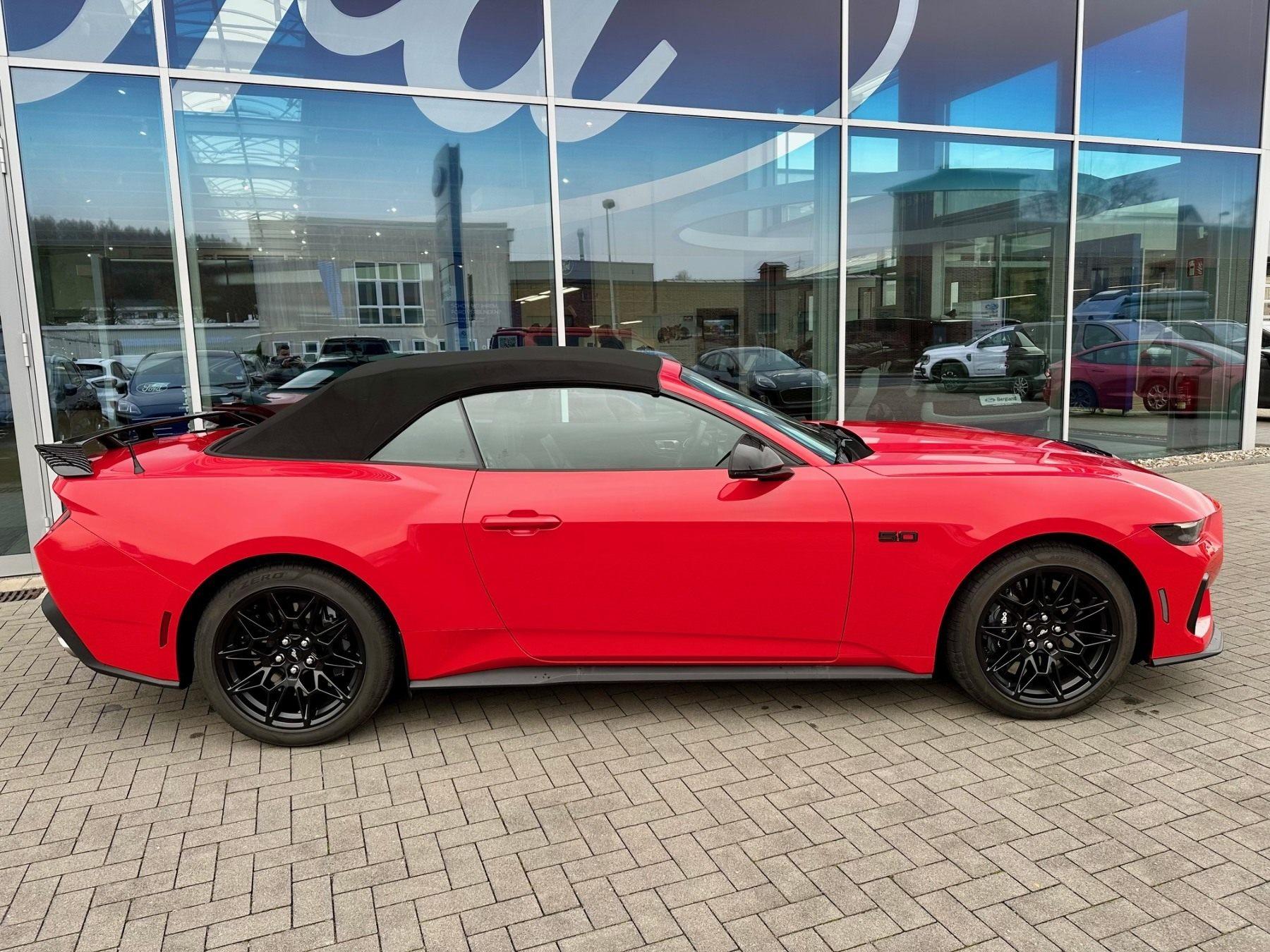 FORD Convertible 5.0l V8, MagneRide, Spoiler FORD Convertible 5.0l V8, MagneRide, Spoiler