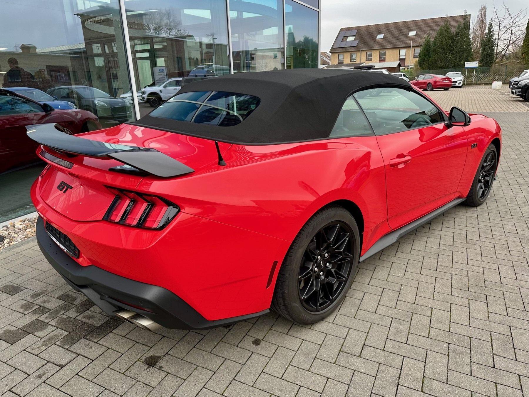 FORD Convertible 5.0l V8, MagneRide, Spoiler FORD Convertible 5.0l V8, MagneRide, Spoiler