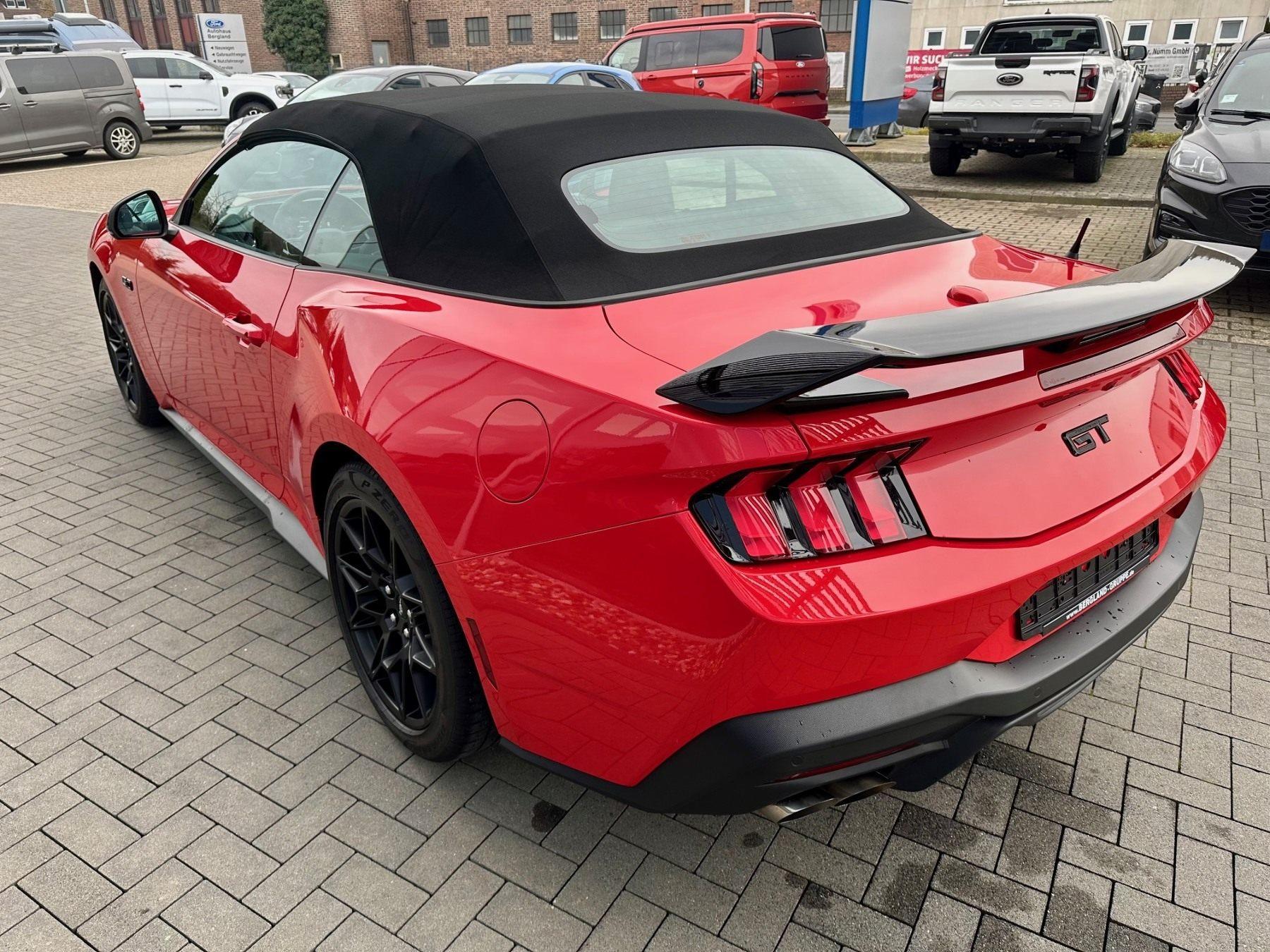 FORD Convertible 5.0l V8, MagneRide, Spoiler FORD Convertible 5.0l V8, MagneRide, Spoiler