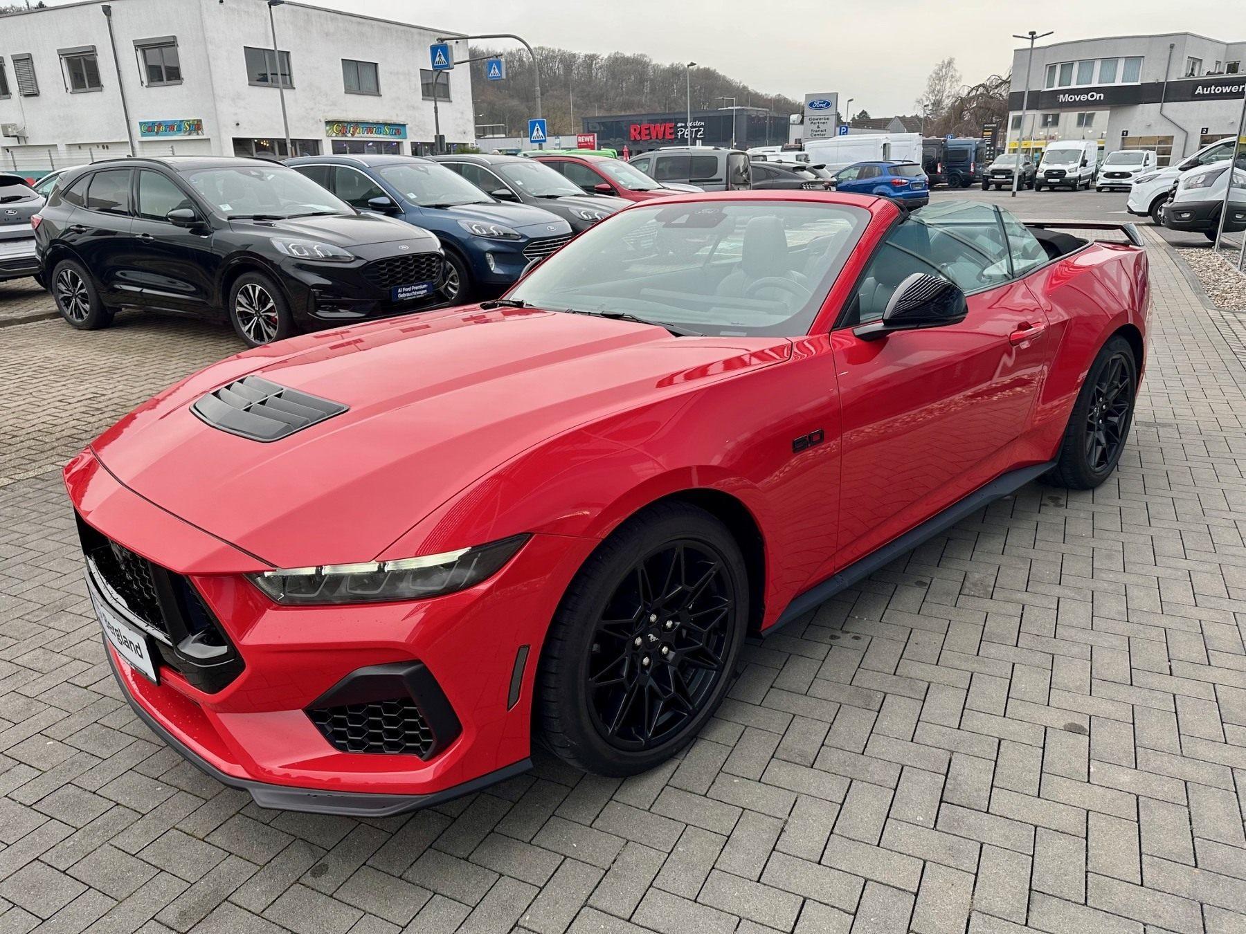 FORD Convertible 5.0l V8, MagneRide, Spoiler FORD Convertible 5.0l V8, MagneRide, Spoiler