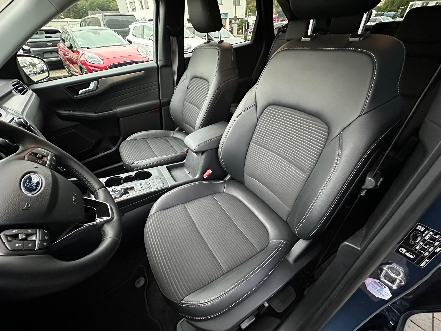 FORD 2.5 Duratec Plug-in-Hybrid PHEV Titanium X FORD 2.5 Duratec Plug-in-Hybrid PHEV Titanium X
