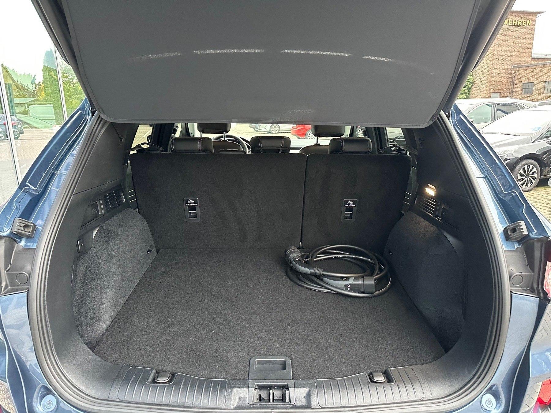FORD 2.5 Duratec Plug-in-Hybrid PHEV Titanium X FORD 2.5 Duratec Plug-in-Hybrid PHEV Titanium X