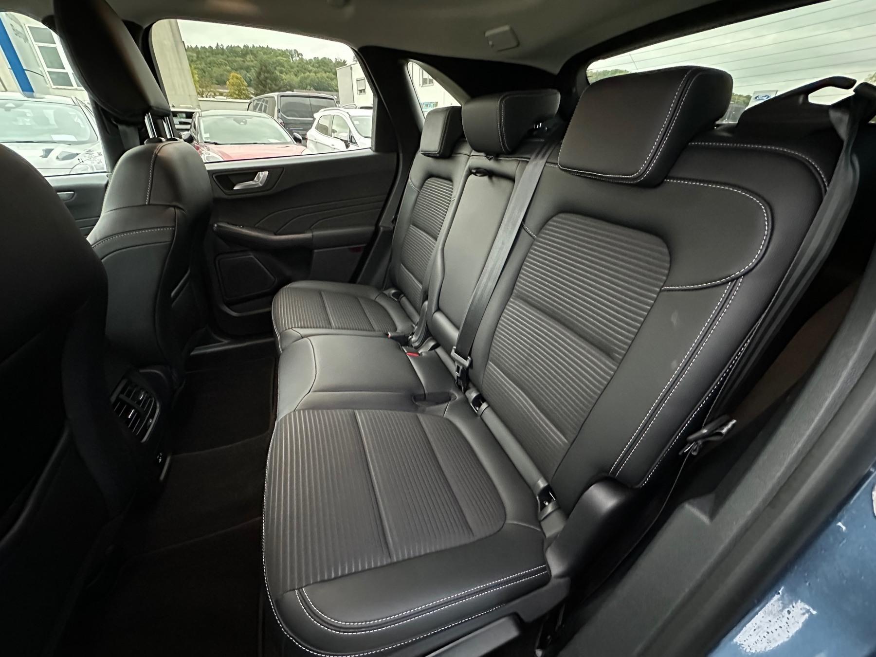 FORD 2.5 Duratec Plug-in-Hybrid PHEV Titanium X FORD 2.5 Duratec Plug-in-Hybrid PHEV Titanium X