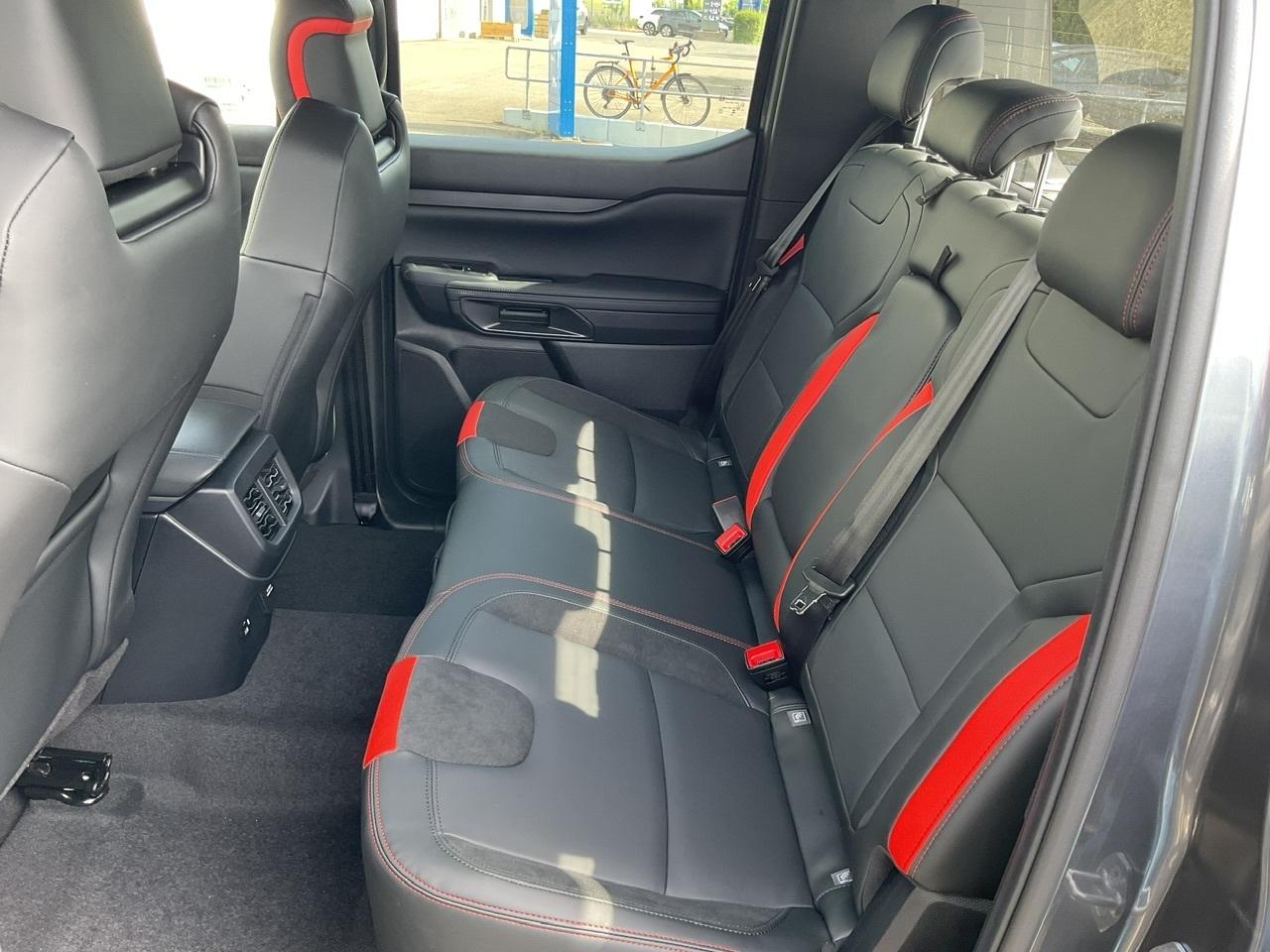 FORD Raptor DOPPELKABINE Automatik FORD Raptor DOPPELKABINE Automatik