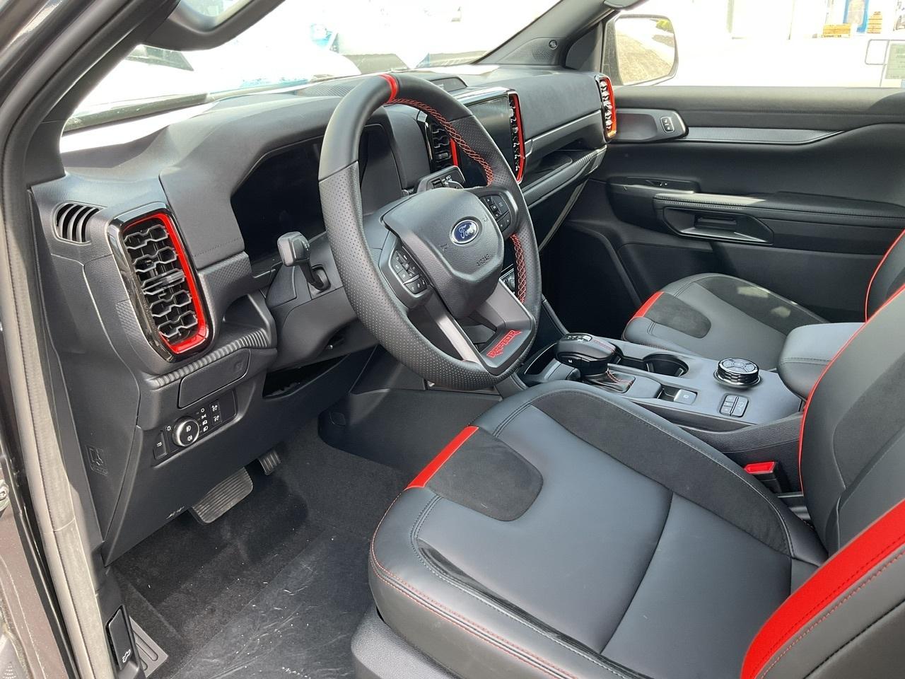 FORD Raptor DOPPELKABINE Automatik FORD Raptor DOPPELKABINE Automatik