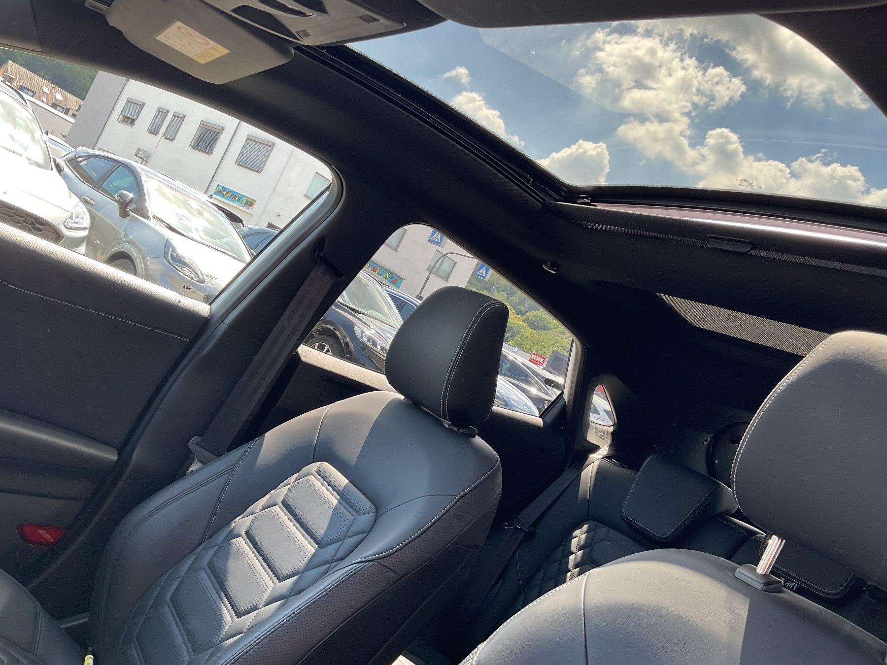 FORD ST-LINE VIGNALE 125 PS AUTOMATIK AHK B&O FORD ST-LINE VIGNALE 125 PS AUTOMATIK AHK B&O