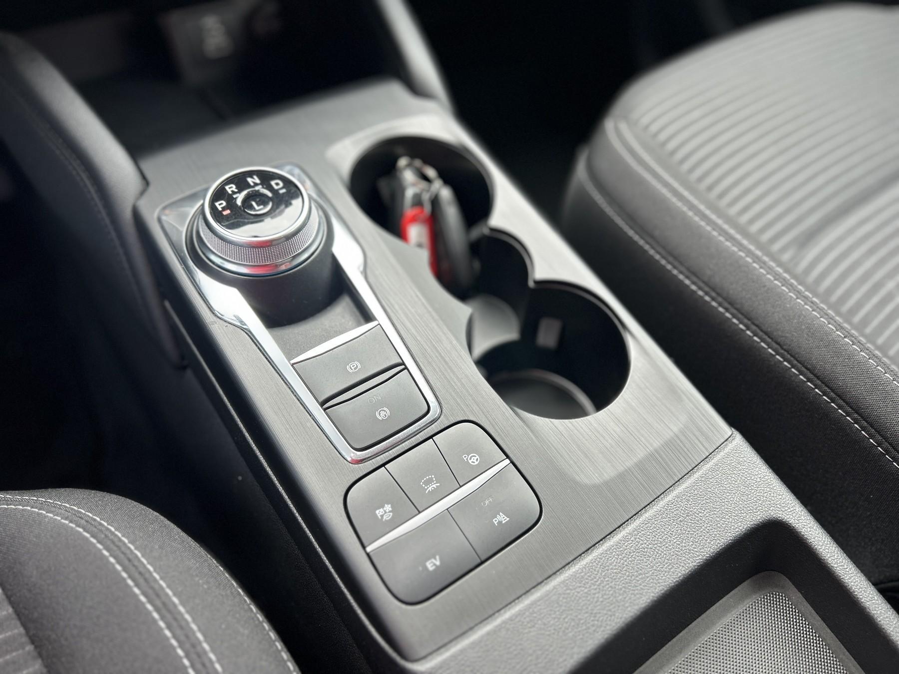 FORD 2.5 Duratec PHEV Titanium/Schwenkbare AHK FORD 2.5 Duratec PHEV Titanium/Schwenkbare AHK