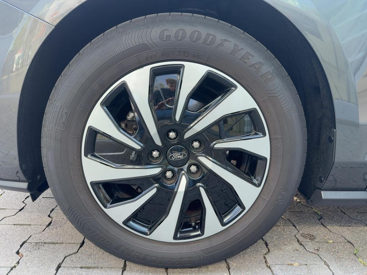 FORD 1,0 l EcoBoost 92 kW (125 PS) B Titanium FORD 1,0 l EcoBoost 92 kW (125 PS) B Titanium