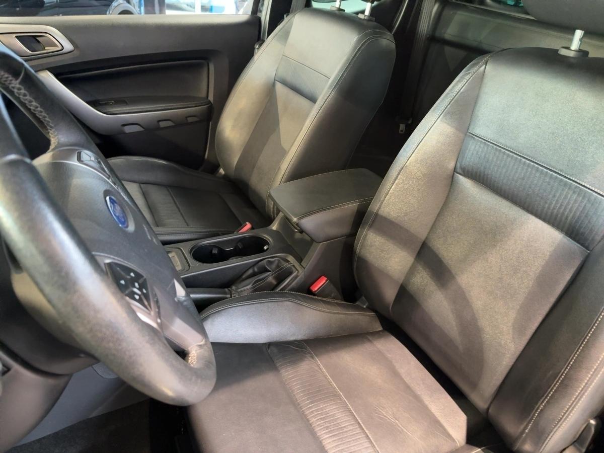 FORD 3,2l Extrakabine Limited FORD 3,2l Extrakabine Limited