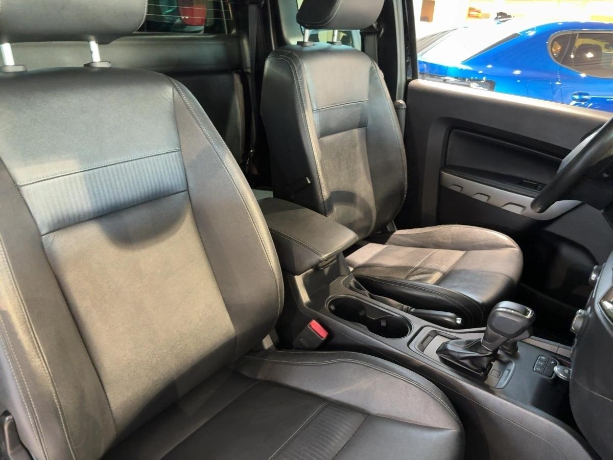 FORD 3,2l Extrakabine Limited FORD 3,2l Extrakabine Limited