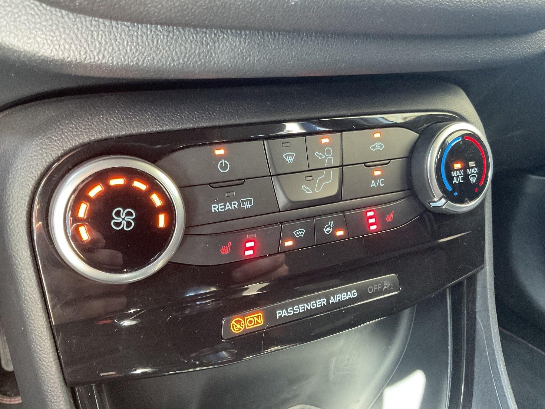 FORD ST-Line Design MHEV FORD ST-Line Design MHEV