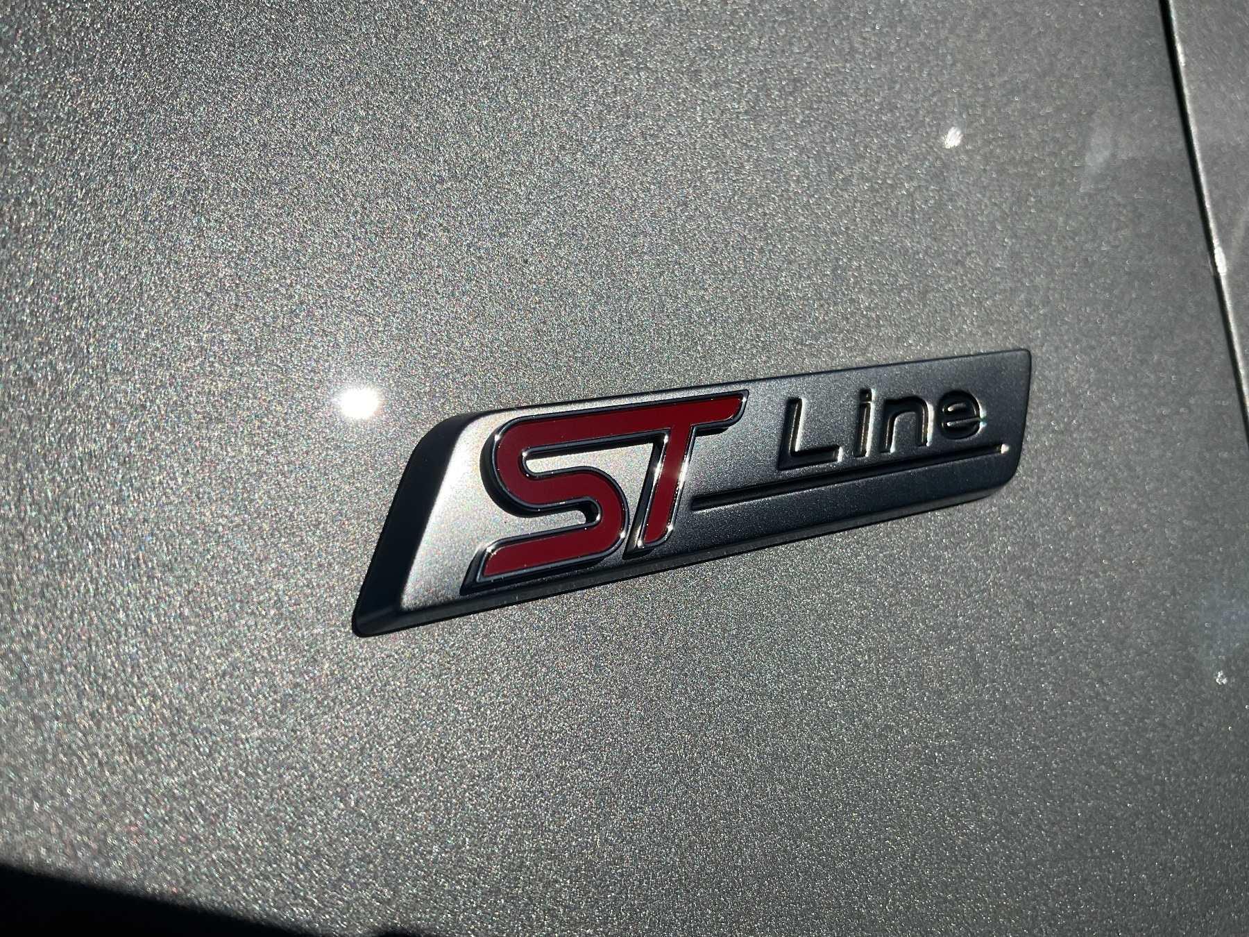 FORD ST-Line Design MHEV FORD ST-Line Design MHEV