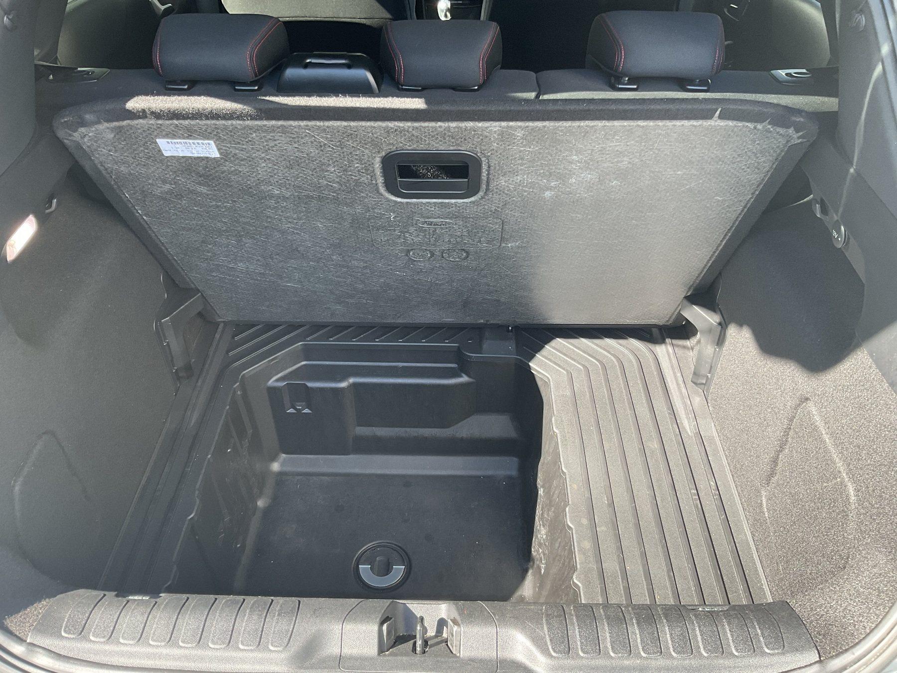 FORD ST-Line Design MHEV FORD ST-Line Design MHEV