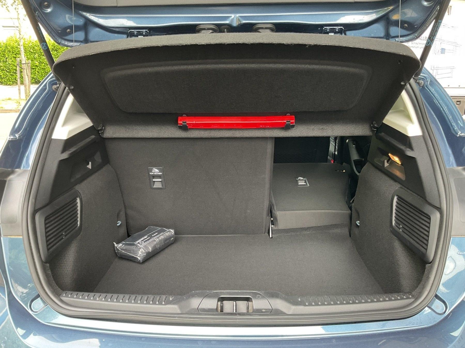 FORD Cool & Connect *LED*PDC*AHK*NAVI*SHZ*DAB* FORD Cool & Connect *LED*PDC*AHK*NAVI*SHZ*DAB*