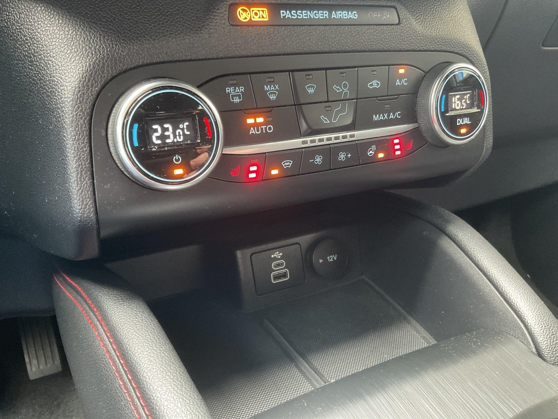 FORD ST-Line PHEV *AppLink*AHK*Head-Up-Display* FORD ST-Line PHEV *AppLink*AHK*Head-Up-Display*