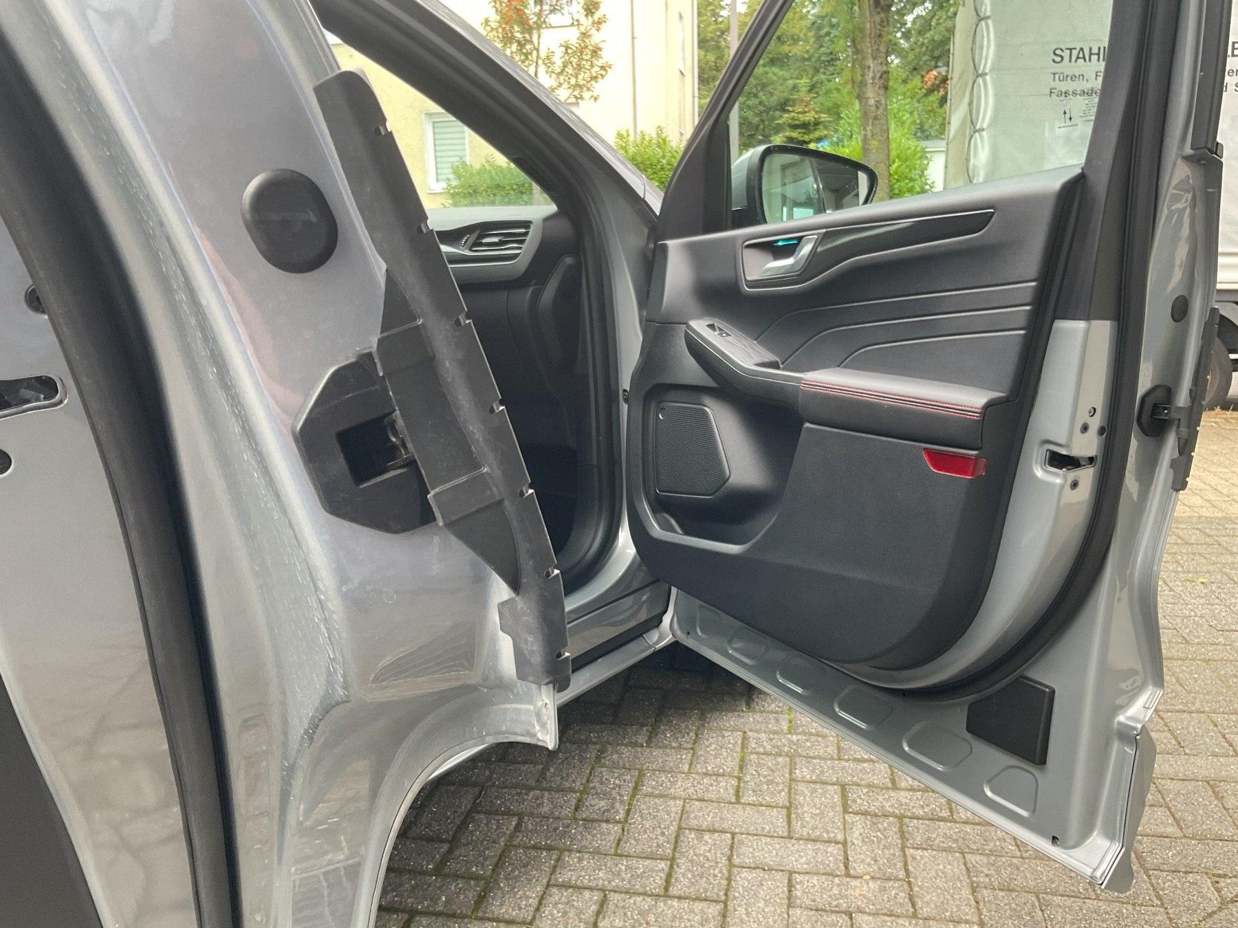 FORD ST-Line PHEV *AppLink*AHK*Head-Up-Display* FORD ST-Line PHEV *AppLink*AHK*Head-Up-Display*