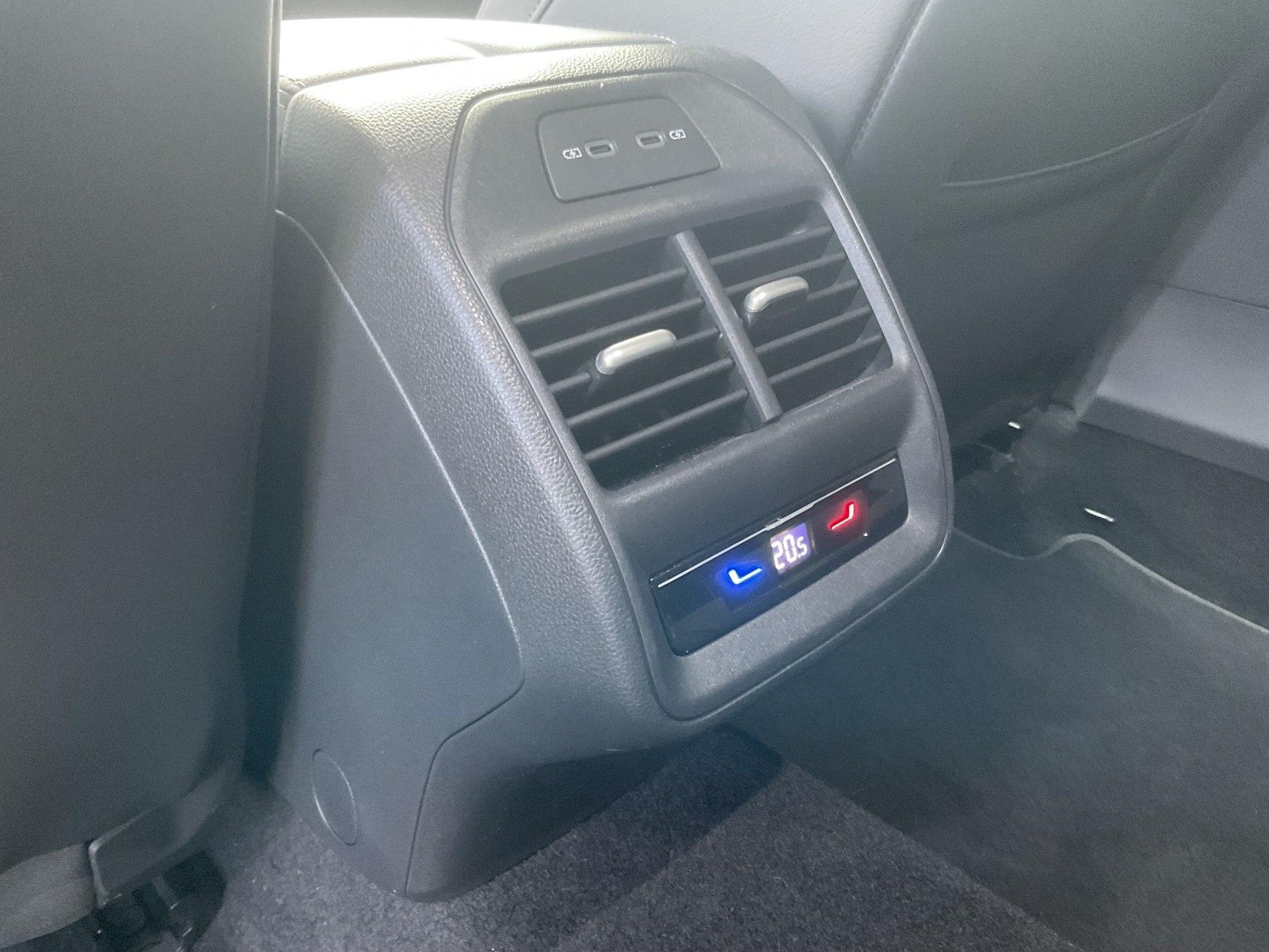 VW Variant Business 1.5l eTSI *Massagesitze* VW Variant Business 1.5l eTSI *Massagesitze*