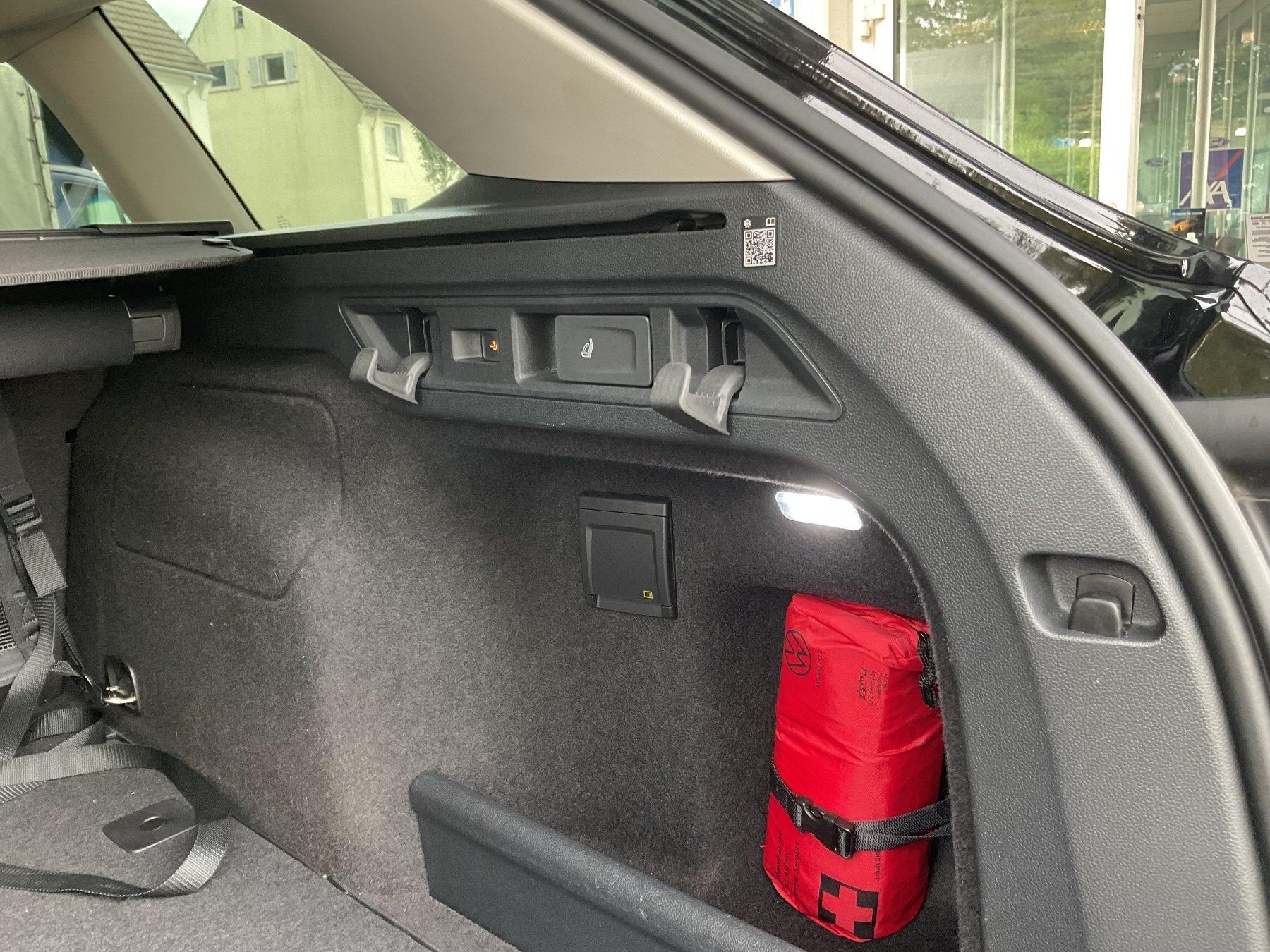 VW Variant Business 1.5l eTSI *Massagesitze* VW Variant Business 1.5l eTSI *Massagesitze*
