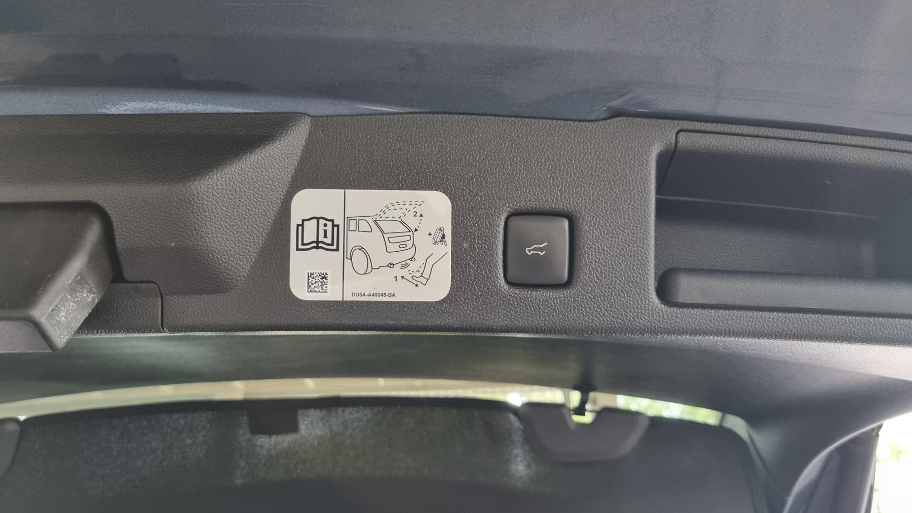 FORD PHEV ST-LINE X FORD PHEV ST-LINE X