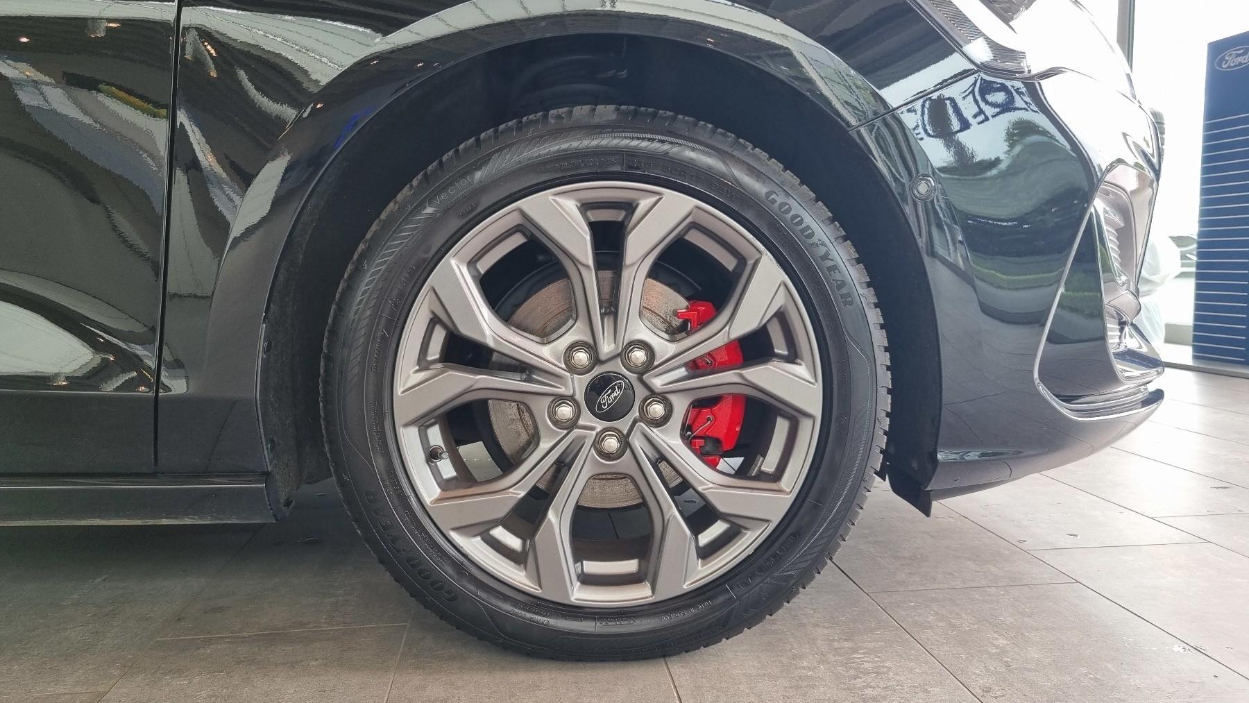 FORD ST-Line 5-tg. 155PS FORD ST-Line 5-tg. 155PS