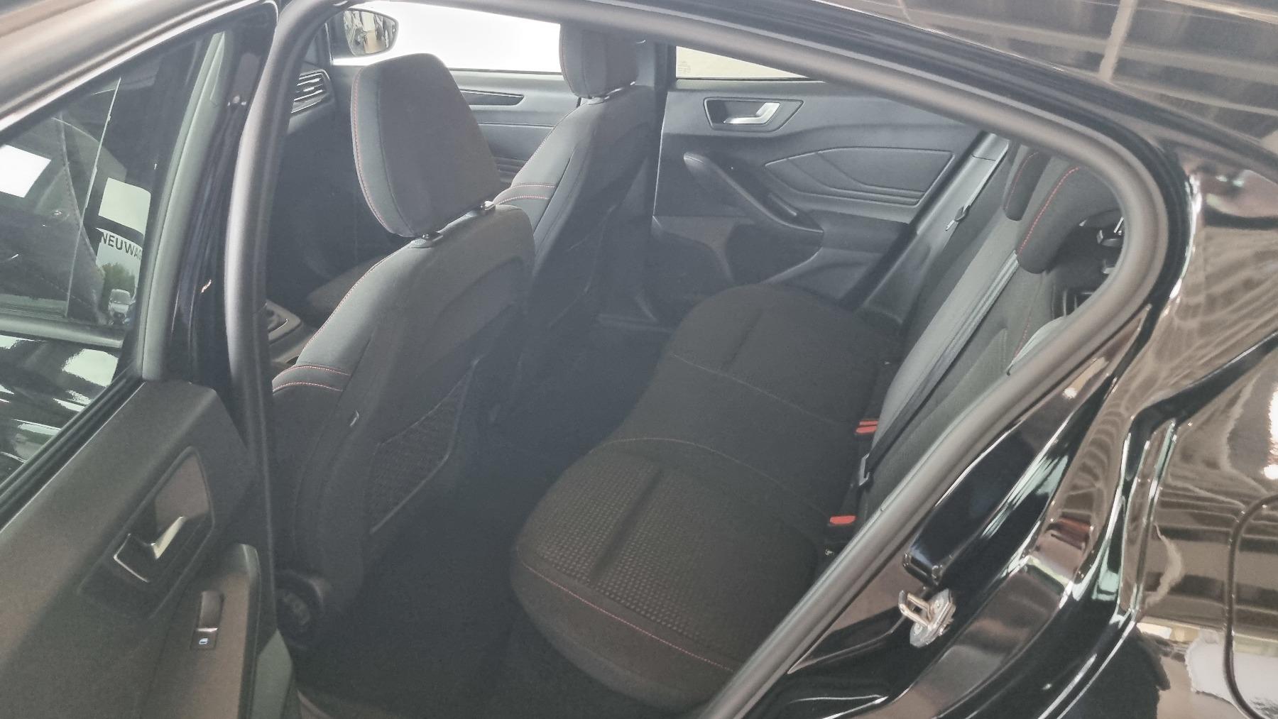 FORD ST-Line 5-tg. 155PS FORD ST-Line 5-tg. 155PS