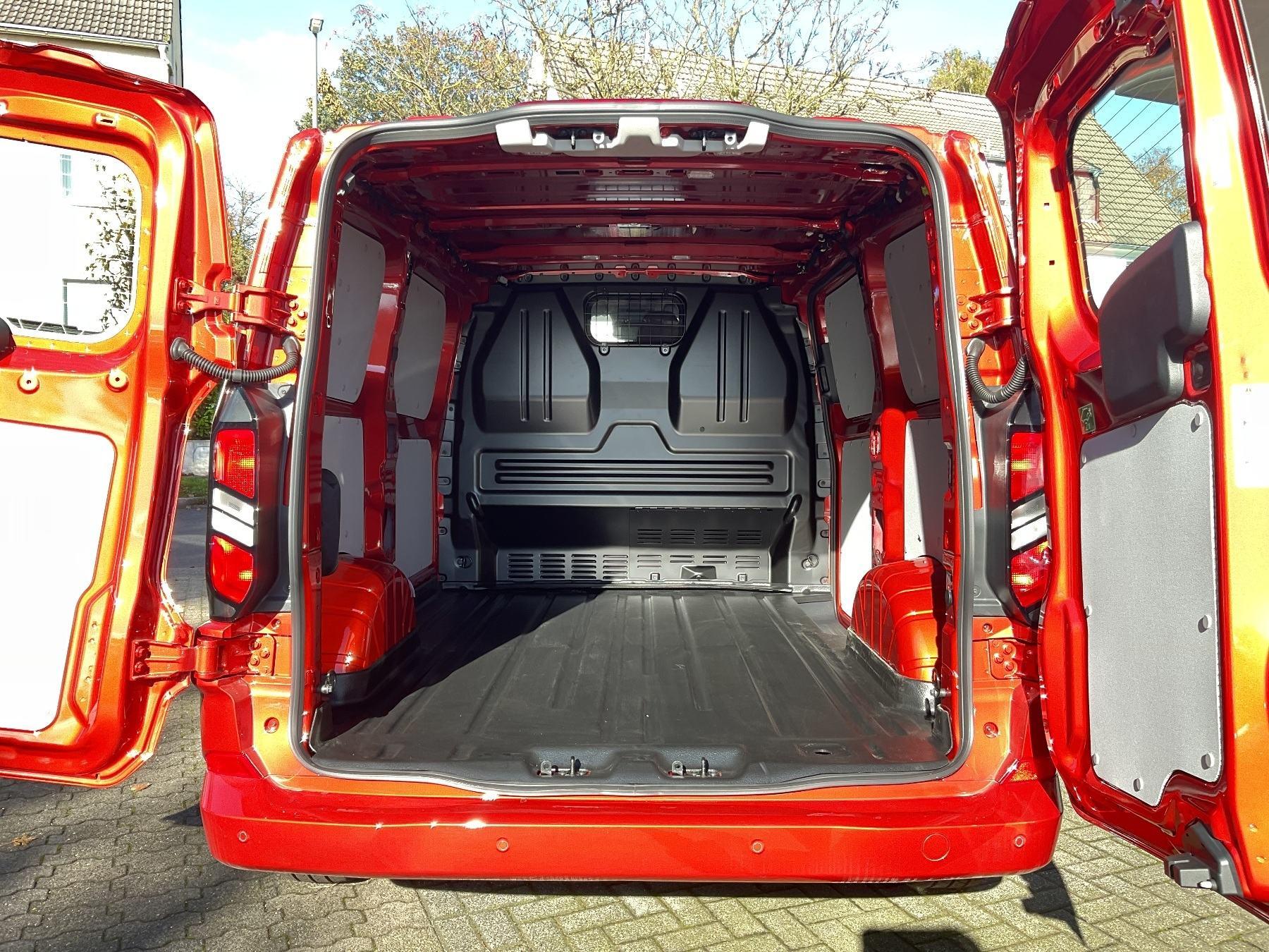 FORD Kasten Limited 320 L1 *AT FORD Kasten Limited 320 L1 *AT
